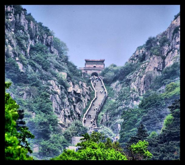 971401_620961121270875_529607554_n