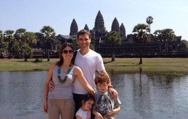 Andrea, o marido e os filhos: Eric e Bettina (a chinoca brazuca).