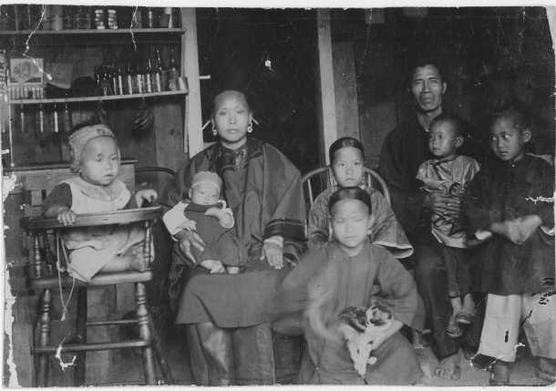Chinese_Family_in_Hawaii_1893