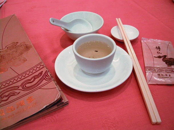 tradicional mesa para yum cha. Foto wikipédia.