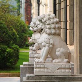 Os guardiões de pedra das portas&nbsp;chinesas